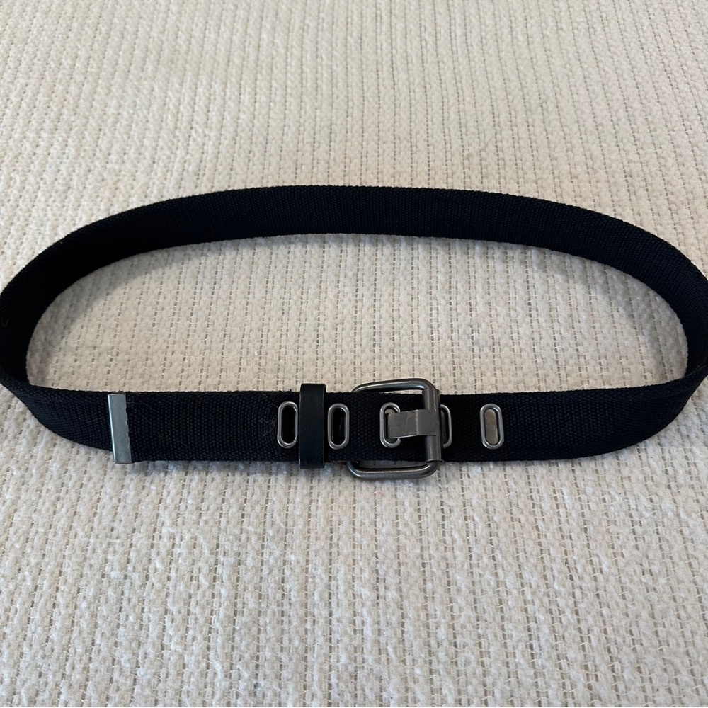 Men’s black casual belt. Excellent condition.